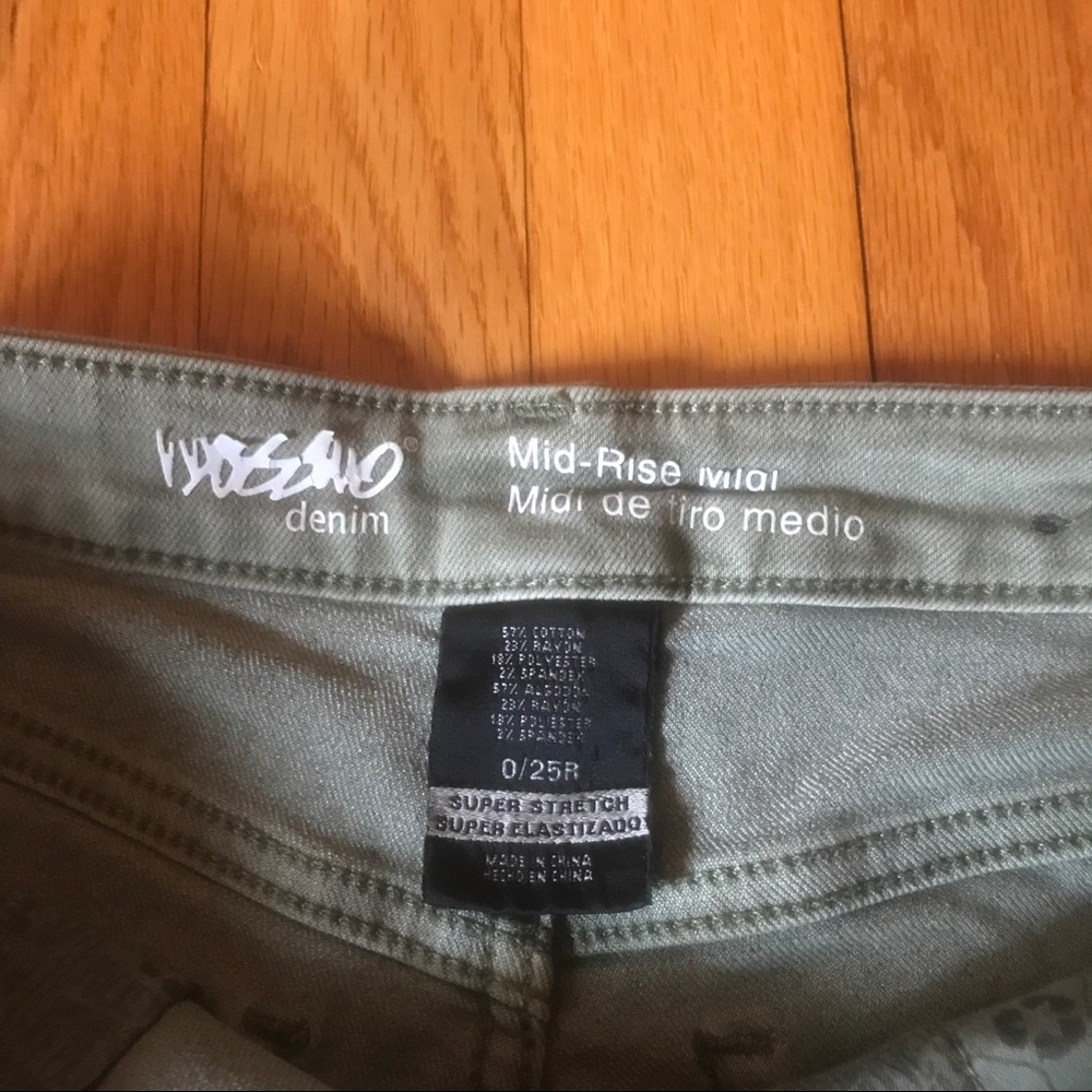 green shorts - Picture 2 of 3